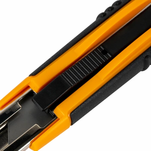 Нож универсальный BRAUBERG "RESTART" 18 мм, с возвратной пружиной