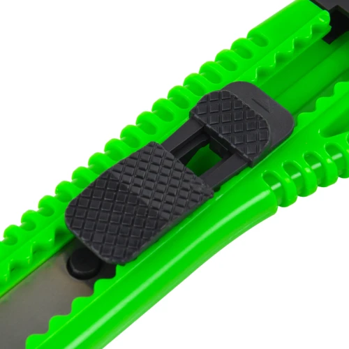 Нож канцелярский STAFF "Basic" 18 мм, фиксатор, ассорти