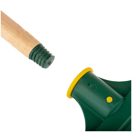 Метла для улицы Vega малая, плоская распушенная, с деревянным черенком 120 см