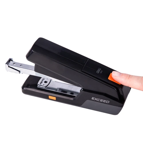 Степлер до 25 листов DELI "E0476" пластик, №24/6-26/6, черный